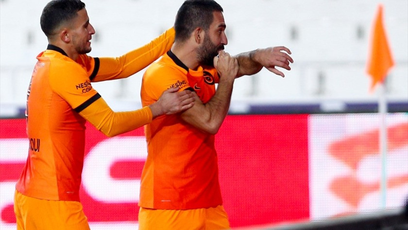 Arda Turan, Galatasaray'da 10 yıl sonra ilk iç saha golünü attı