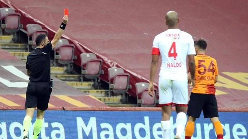 Galatasaray-Antalyaspor maçında verilen kırmızı kart  doğrumuydu?