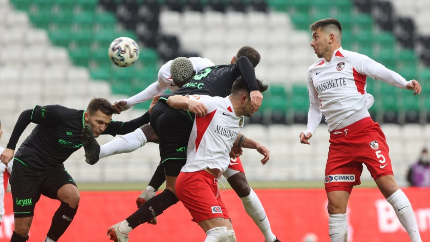Gaziantep FK'yi eleyen Konyaspor çeyrek finaldeki yerini aldı