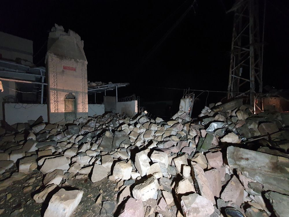 Adana’da sağanak yağış ve kuvvetli rüzgar caminin minaresi yıktı! video izle - Sayfa 1