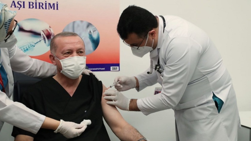 Cumhurbaşkanı Recep Tayyip Erdoğan koronavirüs aşısı oldu