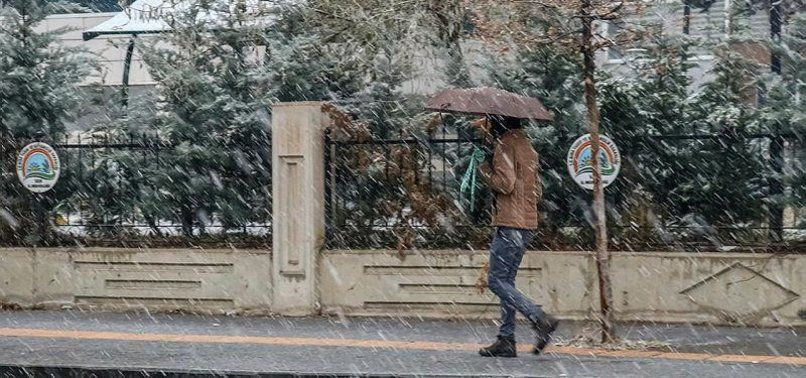 Yola çıkacaklar dikkat! Meteoroloji'den İstanbul ve birçok il için yoğun kar uyarısı! | 15 Ocak 2021 - Sayfa 1
