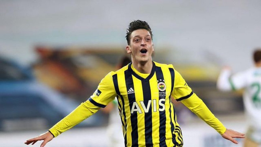 Fenerbahçe Mesut Özil'i KAP'a bildirdi