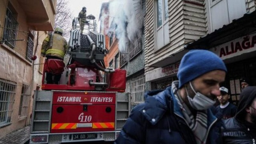 İstanbul Fatih'te alevler binayı sardı