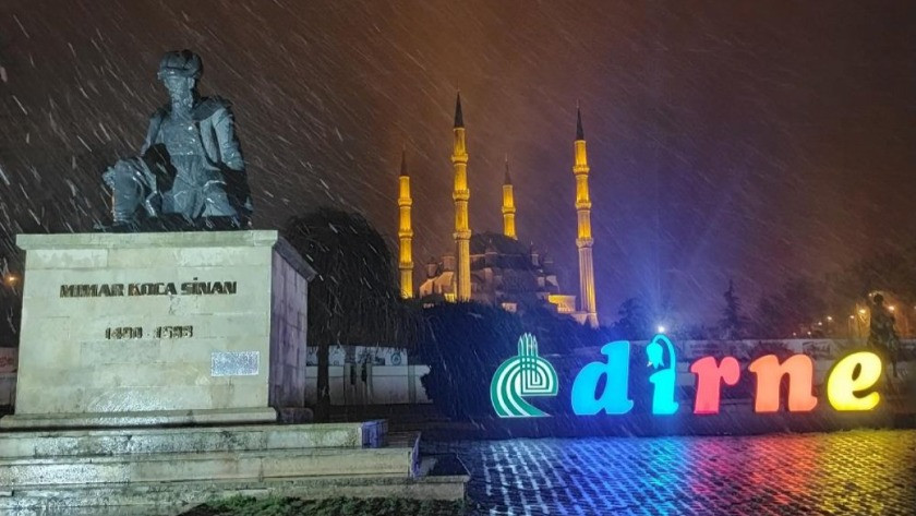 Beklenen kar yağışı, Edirne’den giriş yaptı