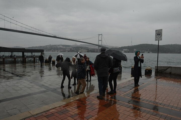 Yasağa rağmen Ortaköy'de turistlerin İstanbul turu - Sayfa 3