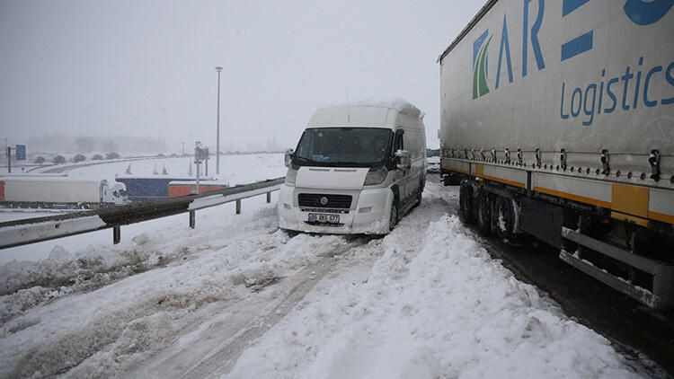 Balıkesir-Bursa karayolunda kar esareti! 15 saattir kapalı... - Sayfa 3