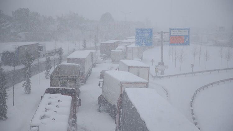 Balıkesir-Bursa karayolunda kar esareti! 15 saattir kapalı... - Sayfa 4