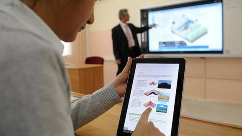 Milli Eğitim Bakanı Selçuk'tan flaş tablet açıklaması