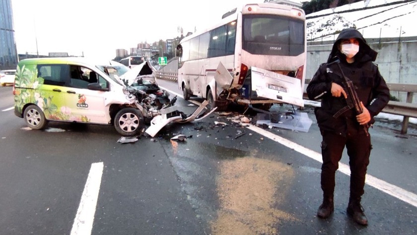 TEM otoyolunda trafiği felç eden kaza!