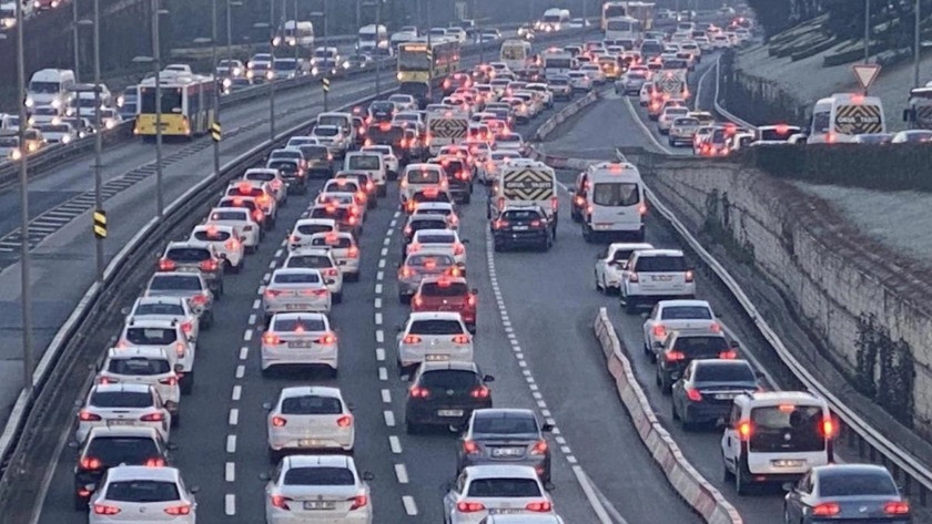 Kısıtlama sonrası İstanbul'da trafik yoğunluğu! İşte İstanbul trafiğinde son durum