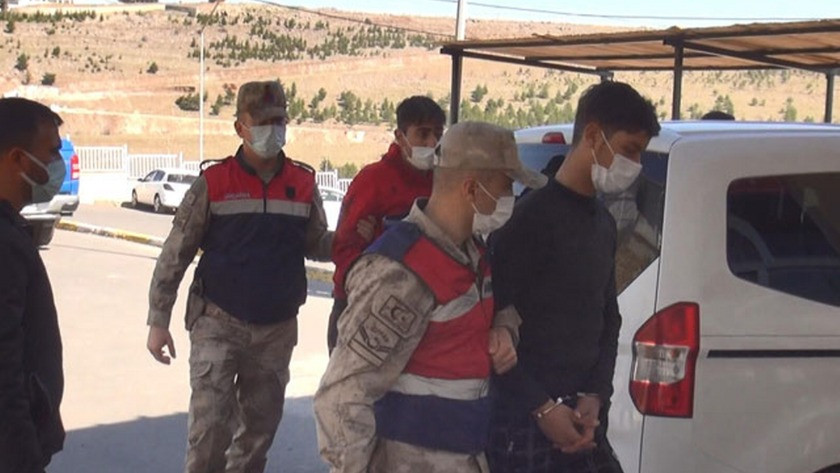 DEAŞ'lı 3 terörist, Suriye sınırında patlayıcılarla yakalandı