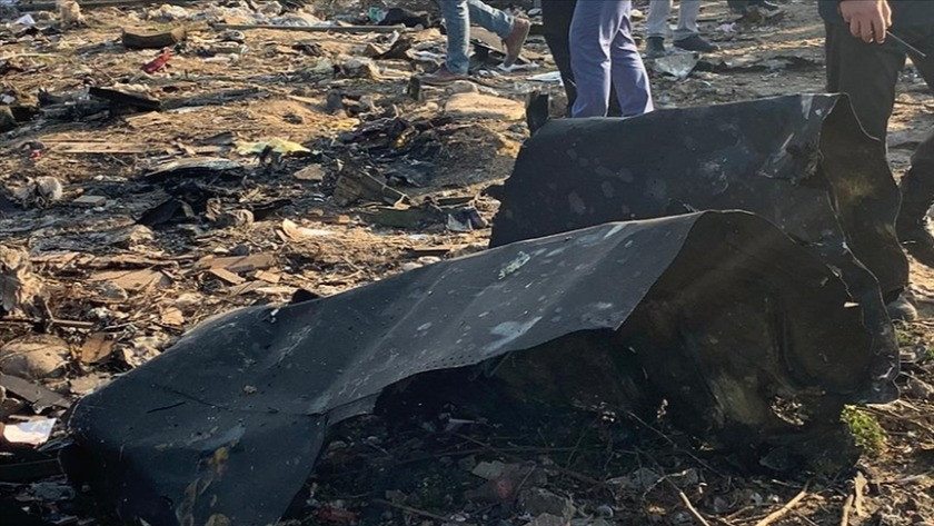 Güney Sudan'da yolcu uçağı düştü!