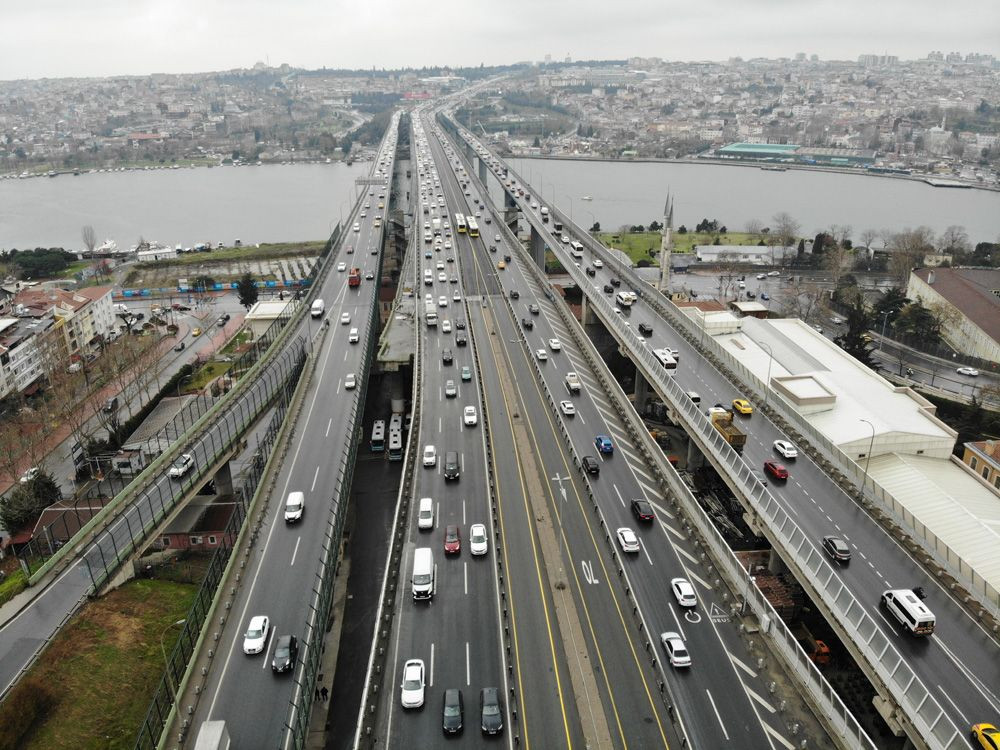 İstanbul’da kısıtlamasız ilk Cumartesi gününde trafik durma noktasına geldi! - Sayfa 3
