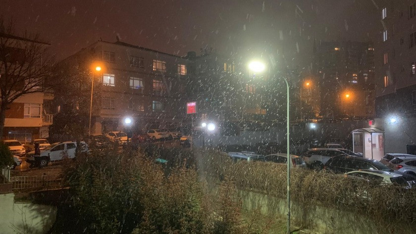 Ankara'da akşam saatlerinde kar yağışı başladı