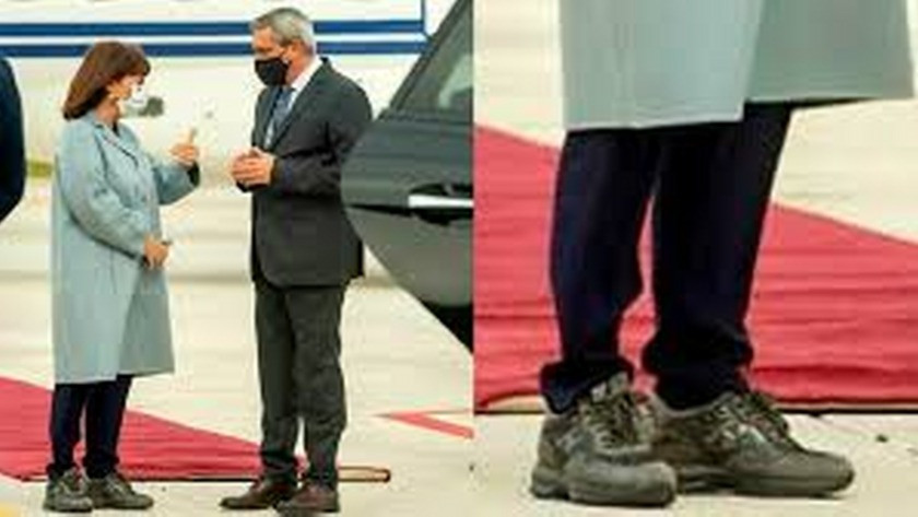 O ülkenin Cumhurbaşkanı ayakkabısıyla tepki çekti