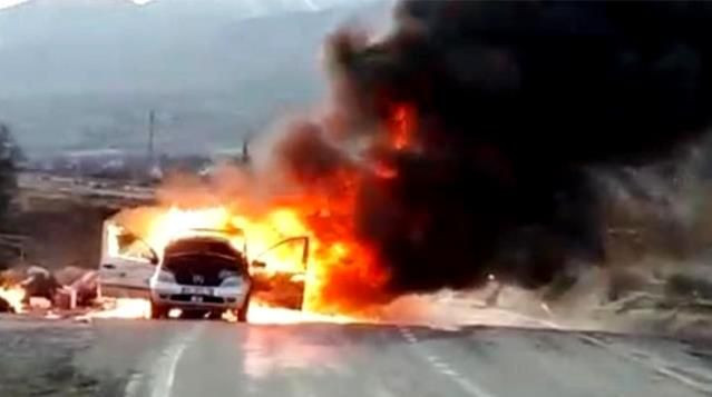 Elazığ’da otomobil alev alev yandı! İşte film sahnelerini aratmayan o anlar - Sayfa 1