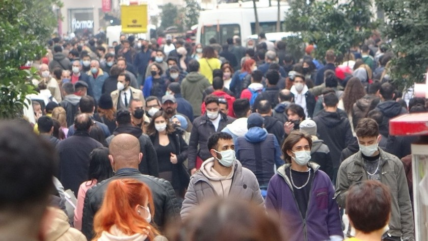 İstanbul İstiklal Caddesi'nde koronavirüs önlemi !