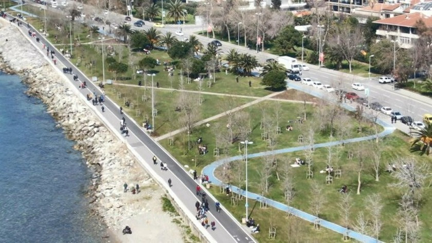 İstanbul Caddebostan sahilinde korkutan kalabalık!