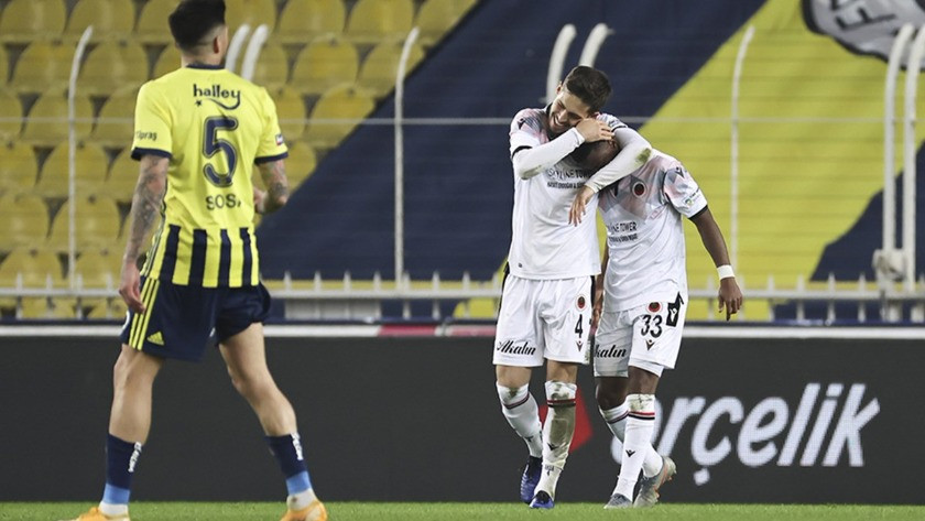 Fenerbahçe'nin Kadıköy'deki en kötü sezonu! 6 yenilgiyle rekor kırdı
