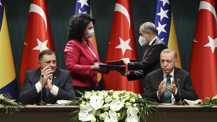 Erdoğan: Kimin eli kimin cebinde belli değil