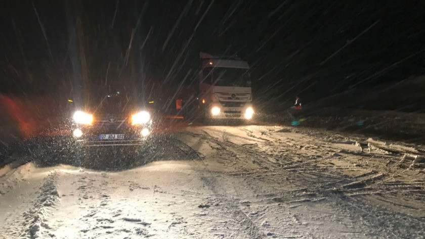 Antalya'da kar yağışı; Antalya-Konya karayolunda yoğun kar yağışı!