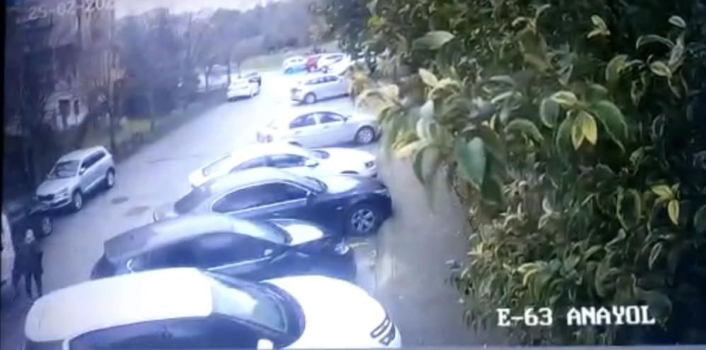 Sitede dehşet anları: Yaşlı kadın 10 metre böyle sürüklendi I Video - Sayfa 1