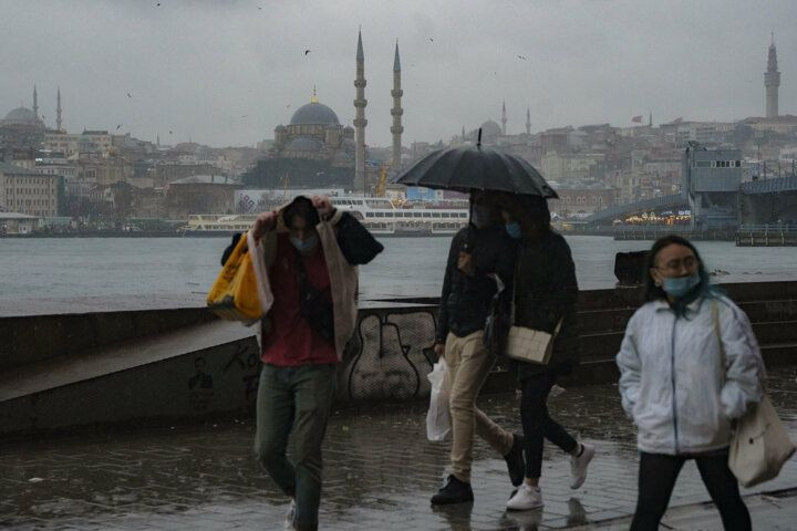 İstanbul yağmur ve doluyla eslim oldu! - Sayfa 1