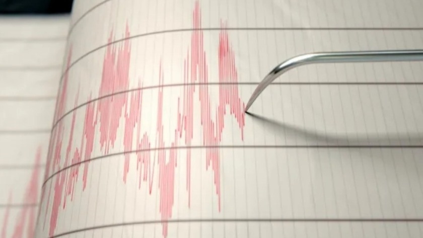 Doğu Türkistan'da şiddetli deprem! Ölü ve yaralılar var