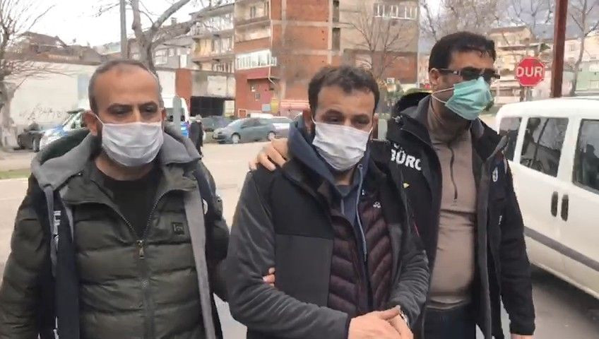Bursa’da, kaçak sigara imalathanesine polis operasyonu! Operasyon anı kameralarda! video izle - Sayfa 2