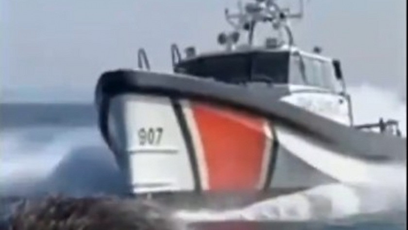 Türk Sahil Güvenlik botu, Yunan botuna böyle müdahale etti!