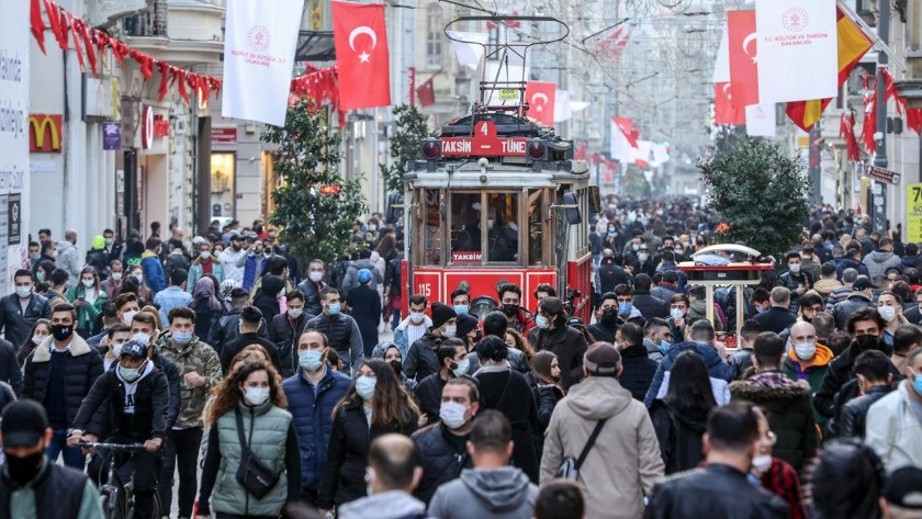 Fahrettin Koca duyurdu: İstanbul'da vaka sayıları 10 kat arttı