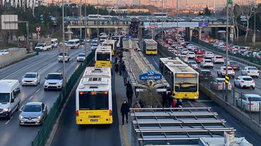 İstanbul'da toplu ulaşım yeniden düzenlendi