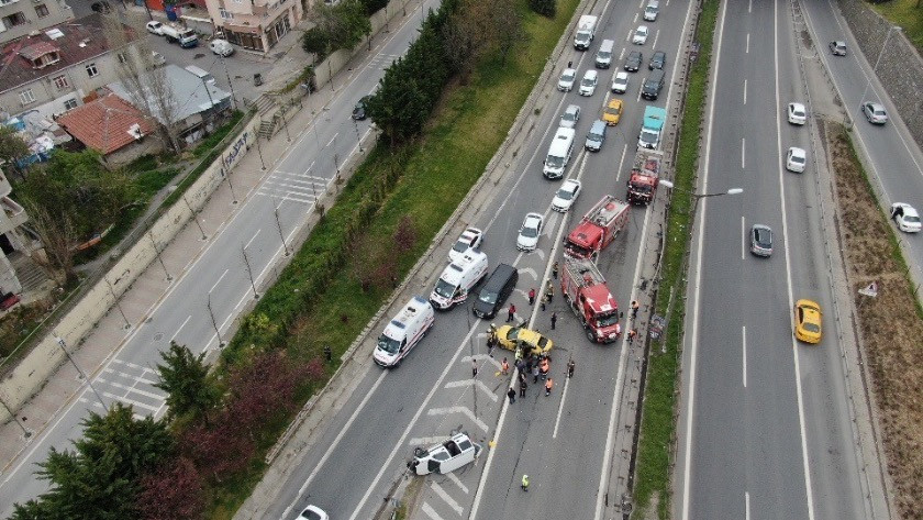 Ataşehir’de taksilerin karıştığı zincirleme kaza: 3 yaralı
