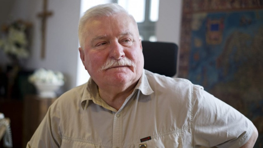 Polonya'nın eski Cumhurbaşkanı Walesa, internette iş arıyor