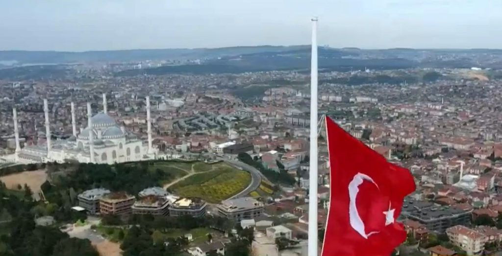 Erdoğan en büyük Türk bayrağını en yüksek göndere çekti - Sayfa 2