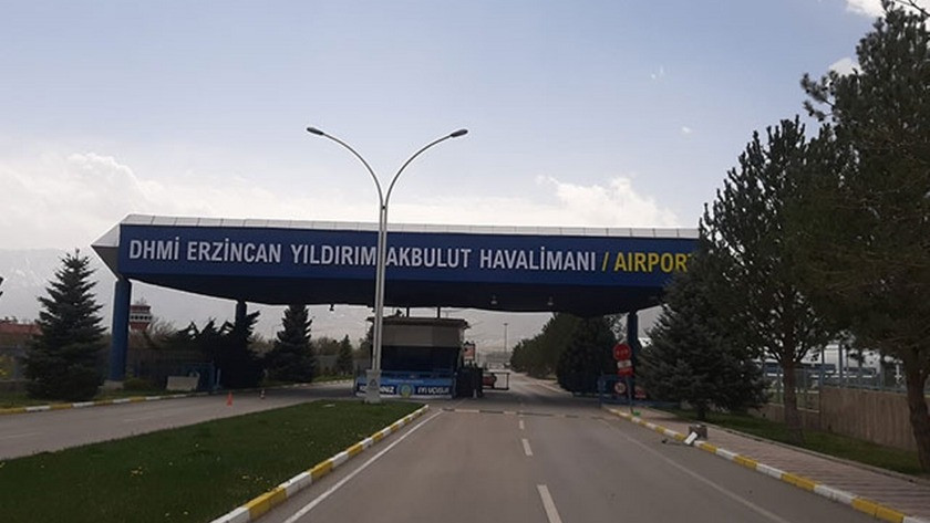 Yıldırım Akbulut'un adı, memleketi Erzincan'da havalimanına verildi