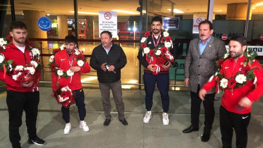 Şampiyon Milli Güreşçiler 8. Altın madalya ile Ankara’da!