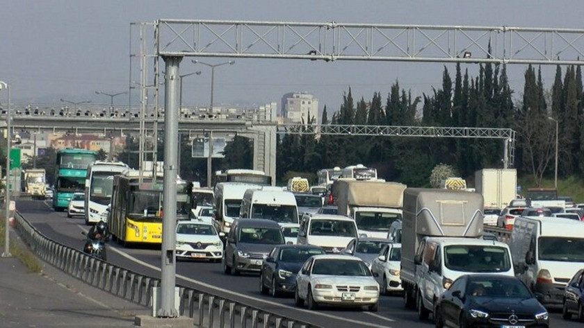 Çamlıca Gişeler'de kapanma yoğunluğu: Saatlerdir yoldayız