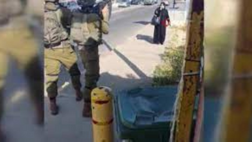 İsrail askerleri, Batı Şeria’da bıçaklı Filistinli kadını vurdu