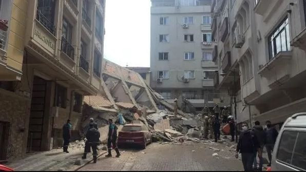 Zeytinburnu'nda 5 katlı bina çöktü! - Sayfa 3