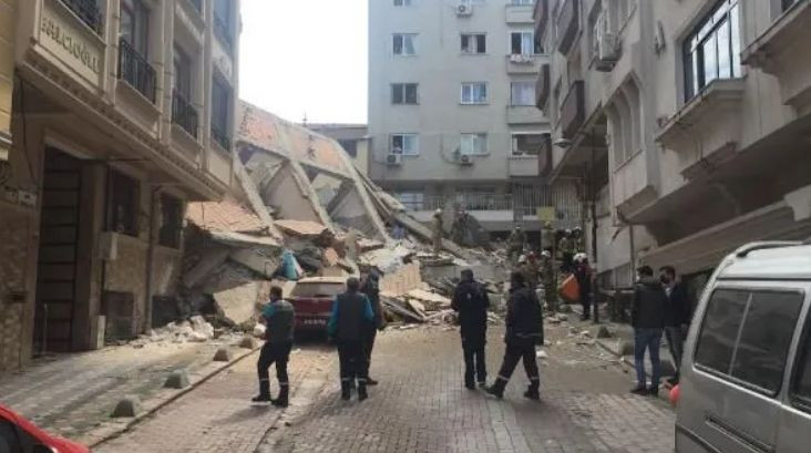 Zeytinburnu'nda 5 katlı bina çöktü! - Sayfa 4
