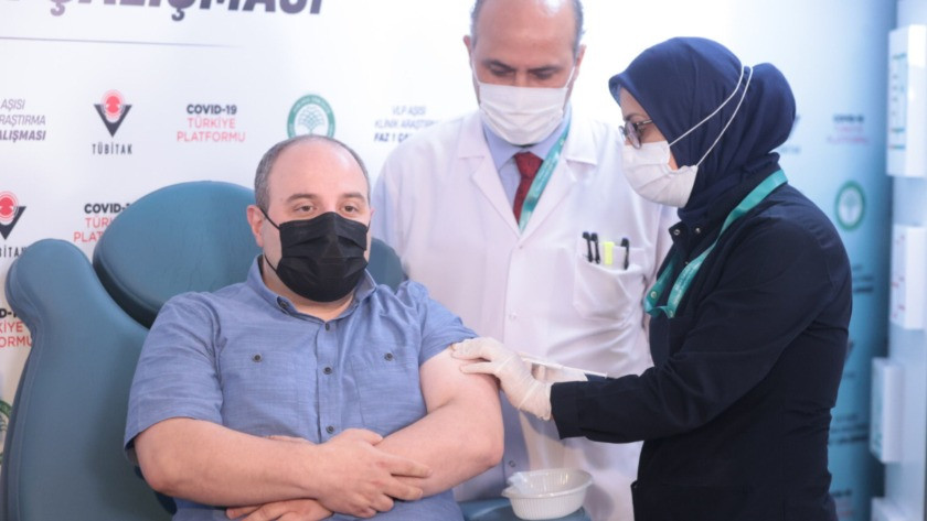 Mustafa Varank yerli aşının ikinci dozunu oldu