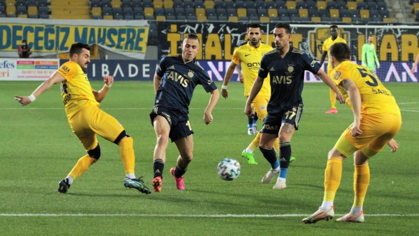Fenerbahçe son dakika golüyle 3 puanı kaptı