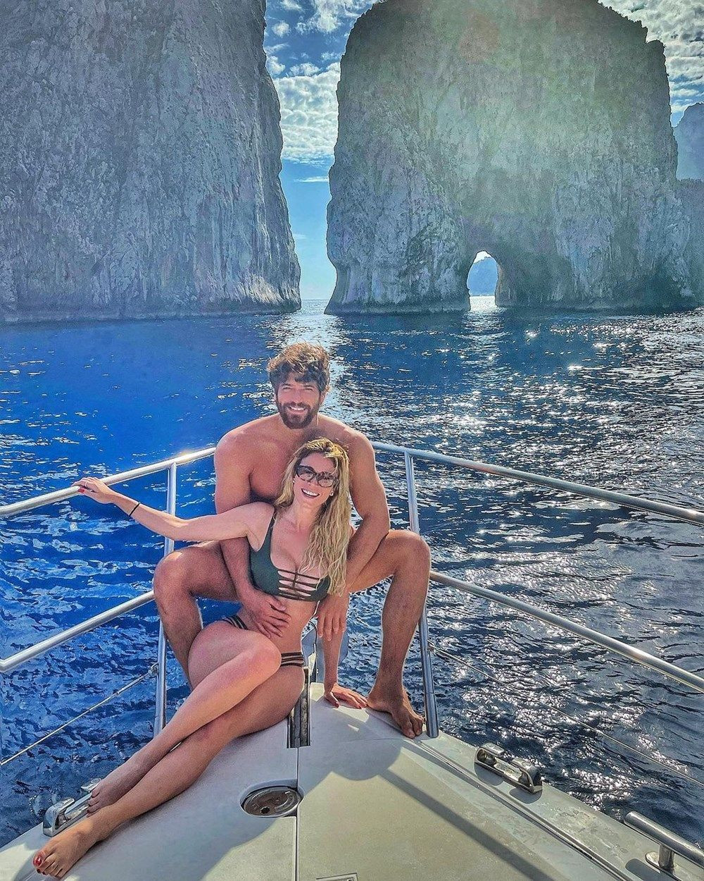 Can Yaman ve Diletta Leotta'nın Capri tatilinden romantik pozlar! - Sayfa 1