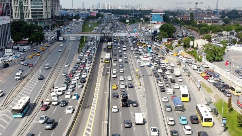 İstanbul'da trafik yoğunluğu şaşırttı