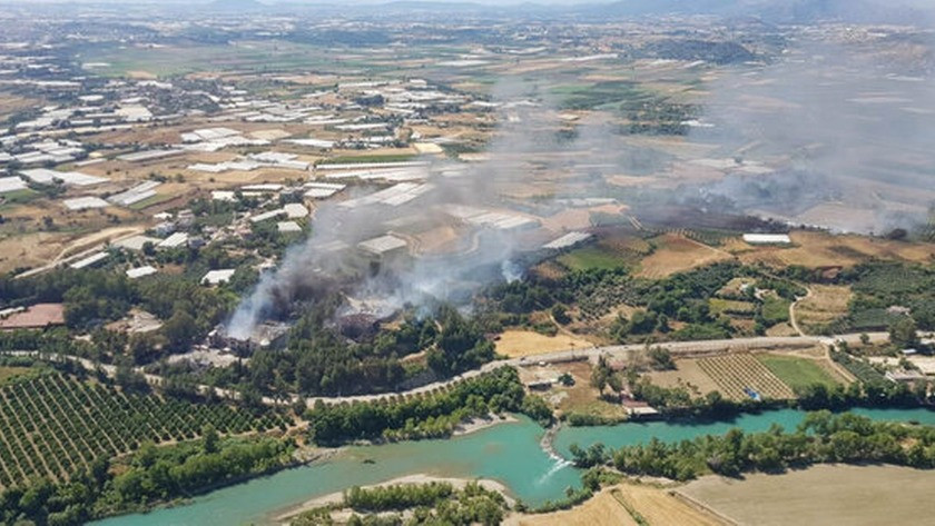 Antalya Serik'te korkutan orman yangını çıktı