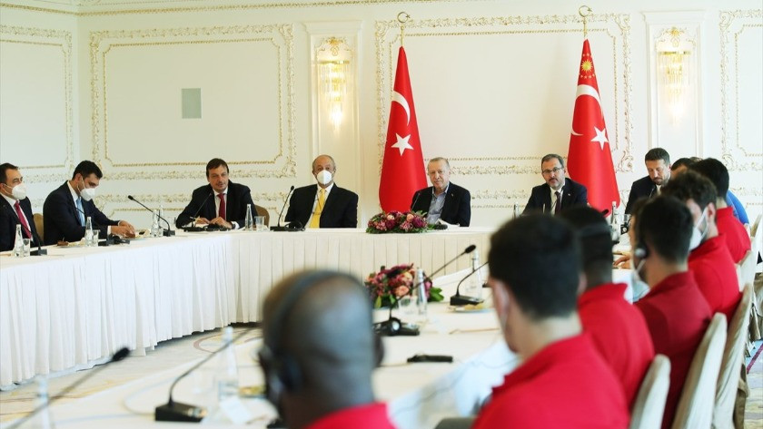 Cumhurbaşkanı Erdoğan, Anadolu Efes ile bir araya geldi