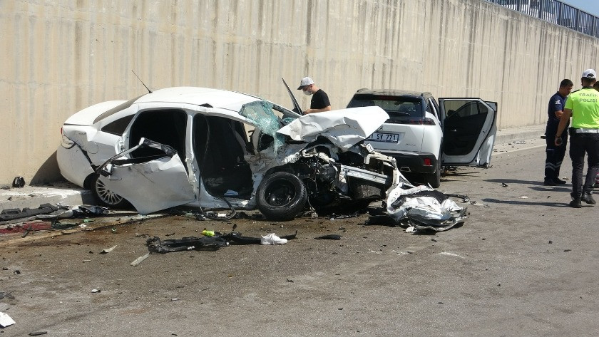 Hatayda feci trafik kazası: 3 ölü, 4 yaralı