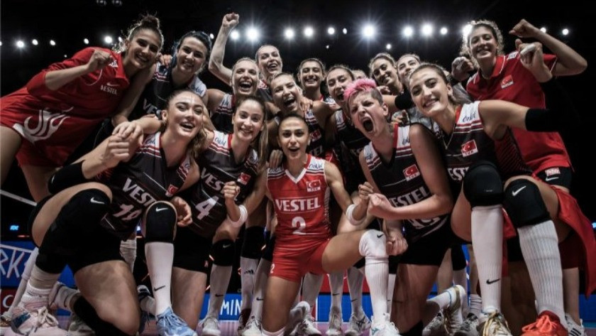 Erdoğan, A Milli Kadın Voleybol Takımı’nı tebrik etti